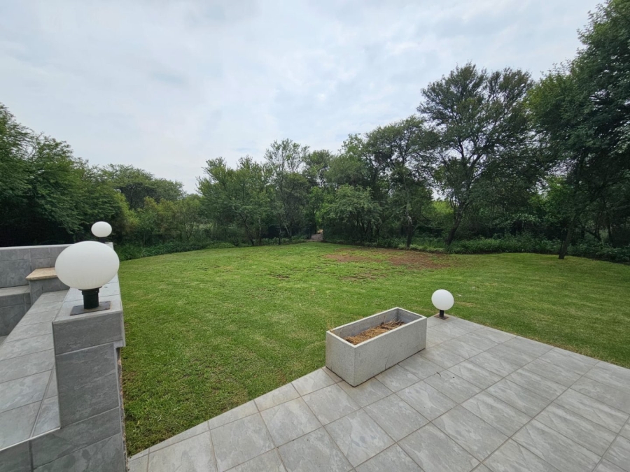 5 Bedroom Property for Sale in Boschenvaal River Front Lodges Free State